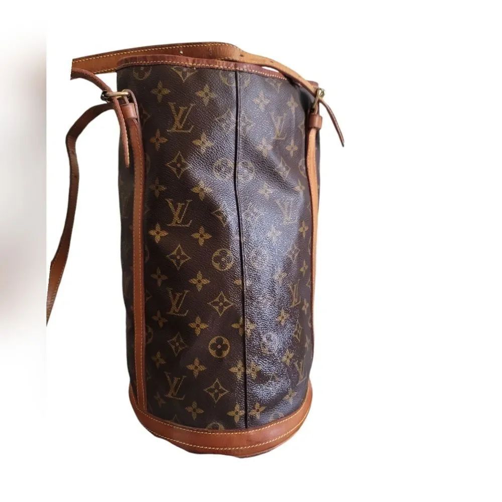 Louis Vuitton Vintage Leather Bucket Bag - AR1907